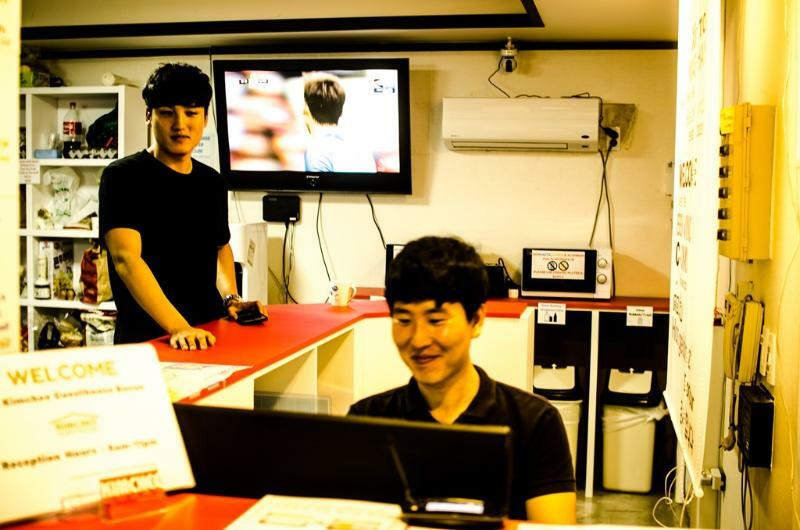 Kimchee Busan Downtown Guesthouse Buitenkant foto